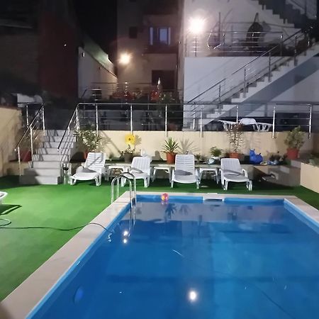 La Roby Si Niko Otel Dubova Dış mekan fotoğraf