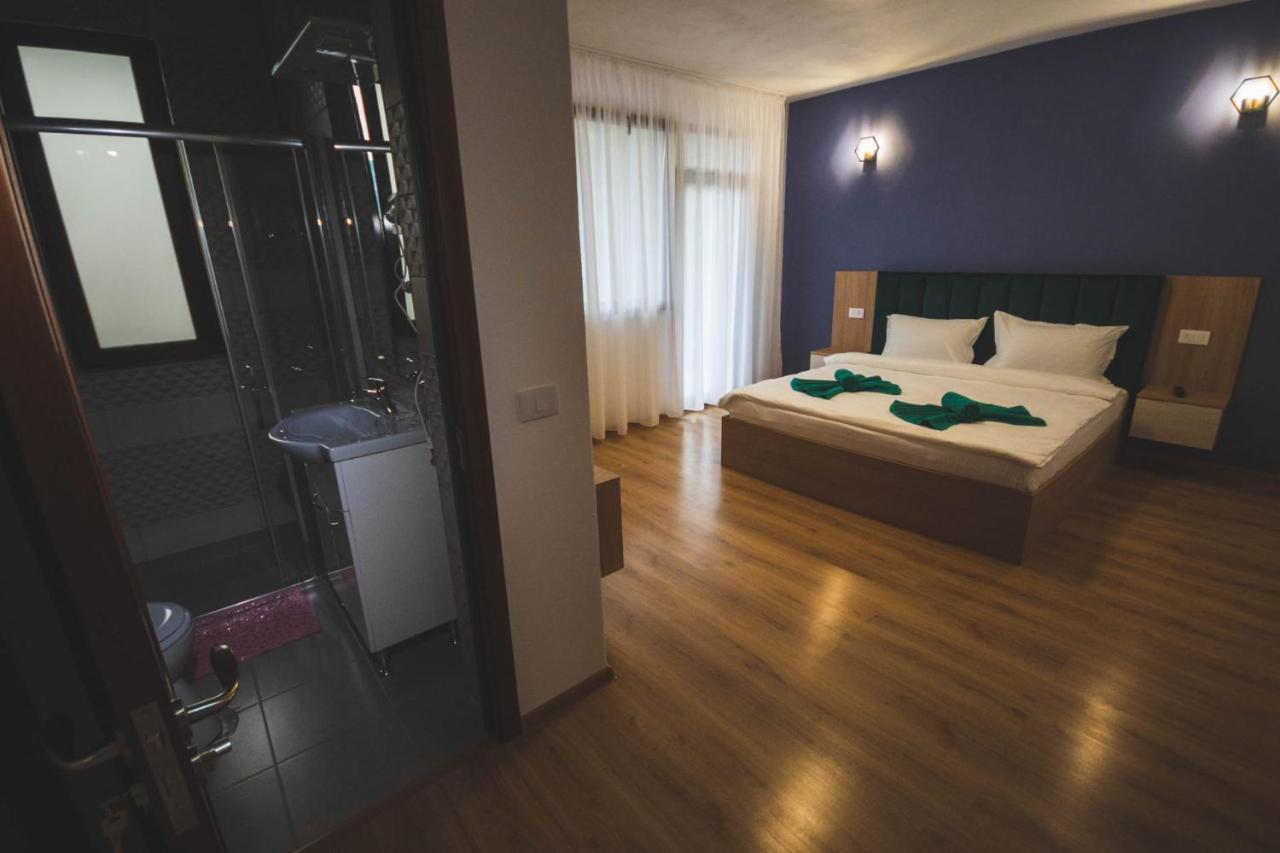 La Roby Si Niko Otel Dubova Dış mekan fotoğraf